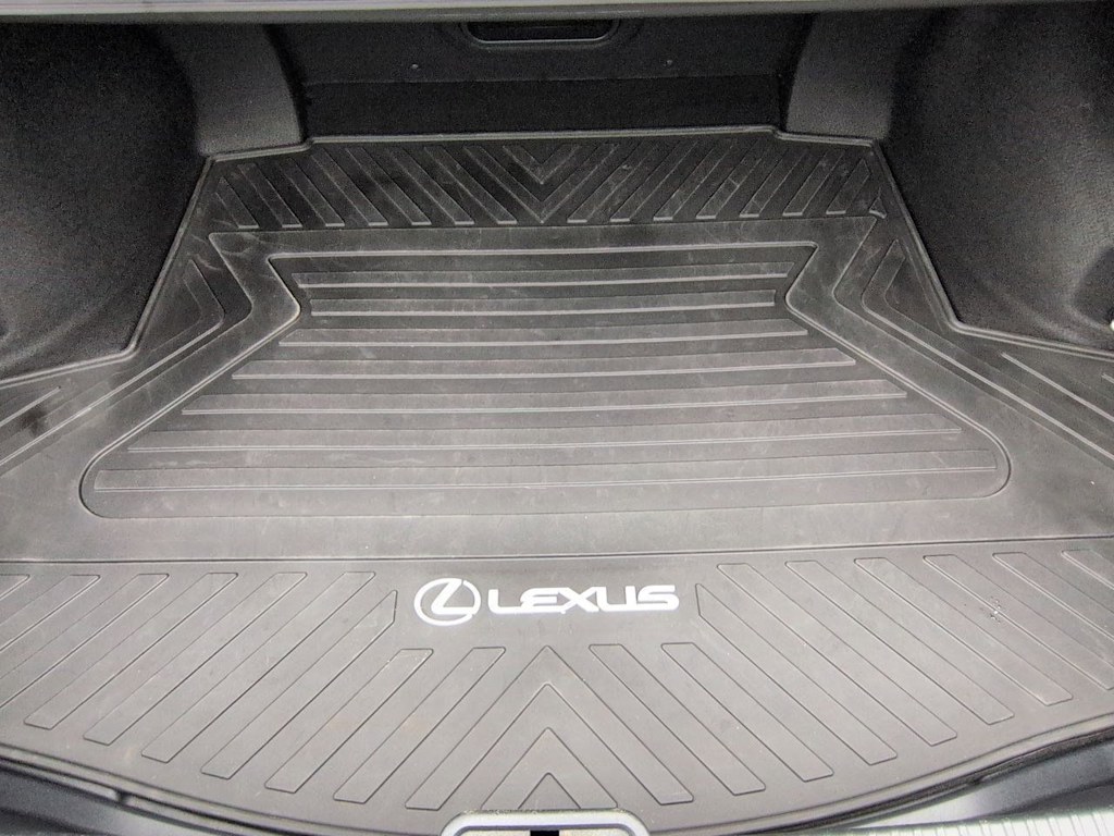 Thumbnail: 2024 Lexus ES - 18