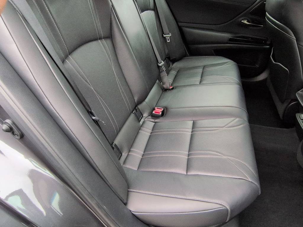 Thumbnail: 2024 Lexus ES - 29