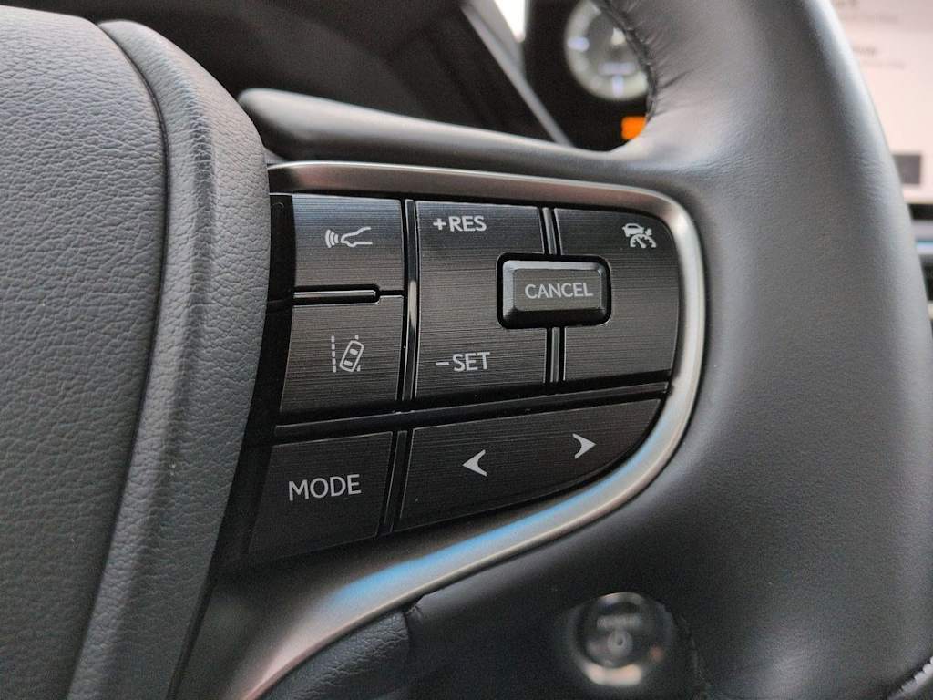 Thumbnail: 2024 Lexus ES - 32