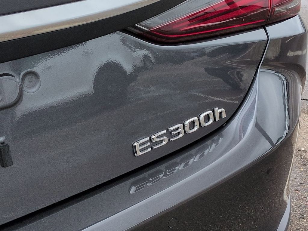 Thumbnail: 2024 Lexus ES - 25