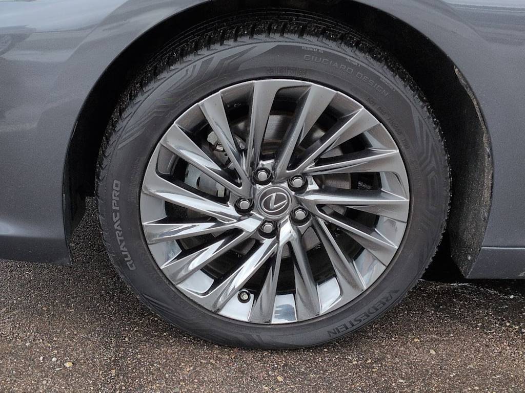 Thumbnail: 2024 Lexus ES - 8