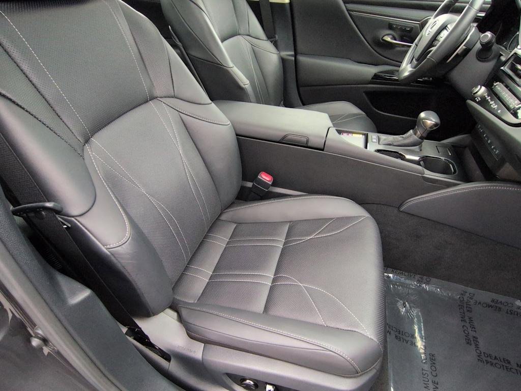 Thumbnail: 2024 Lexus ES - 12