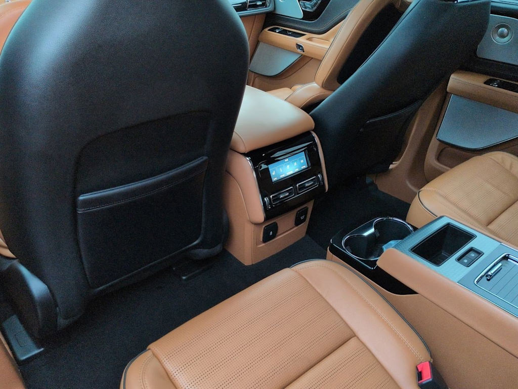 Thumbnail: 2022 Lincoln Aviator - 15