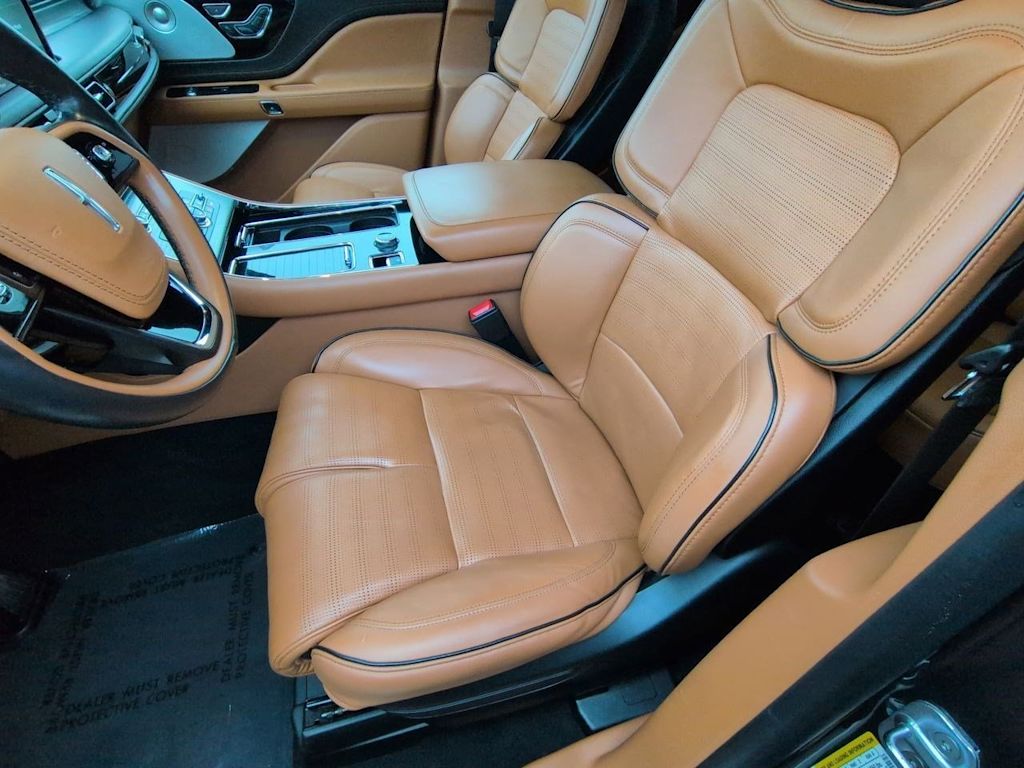 Thumbnail: 2022 Lincoln Aviator - 10