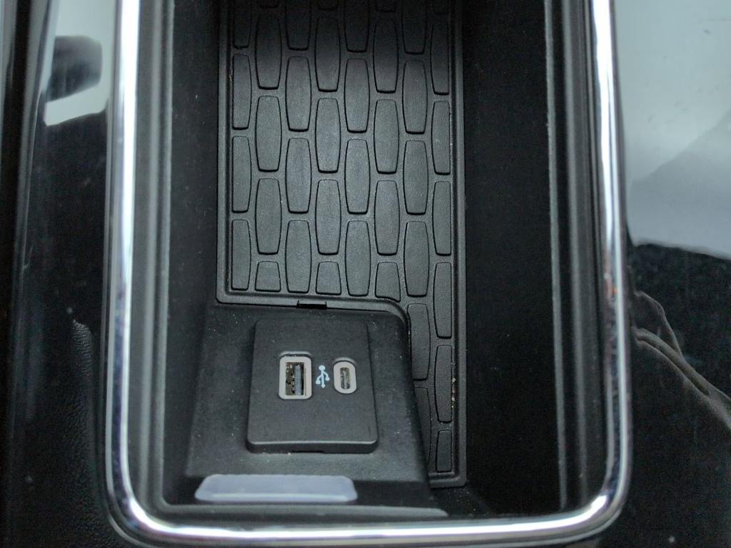 Thumbnail: 2022 Lincoln Aviator - 38