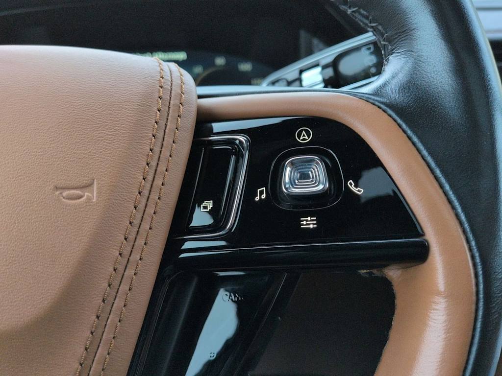 Thumbnail: 2022 Lincoln Aviator - 32