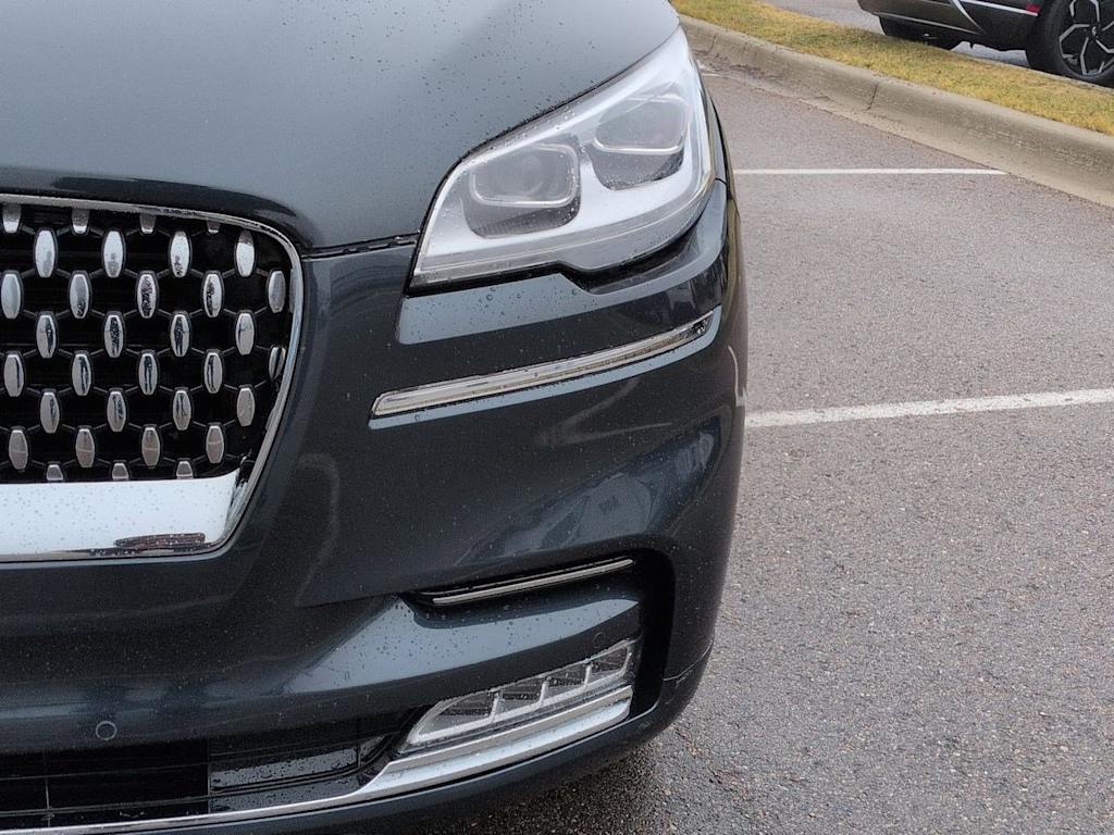Thumbnail: 2022 Lincoln Aviator - 24