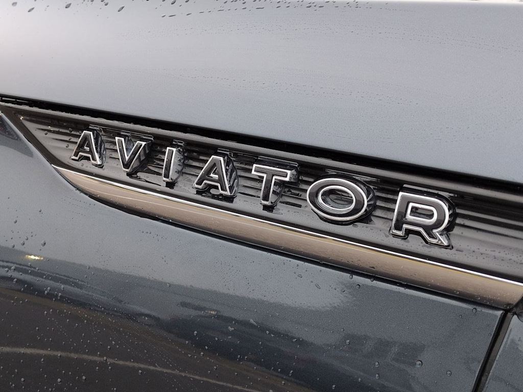 Thumbnail: 2022 Lincoln Aviator - 25