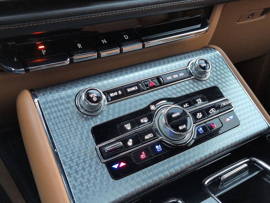 Thumbnail: 2022 Lincoln Aviator - 35