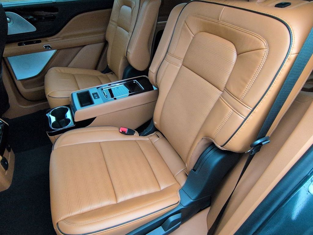 Thumbnail: 2022 Lincoln Aviator - 11