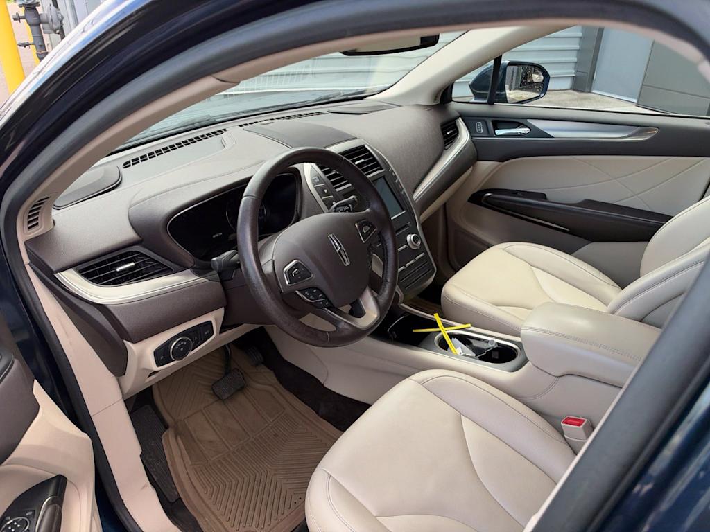 Thumbnail: 2017 Lincoln MKC - 2