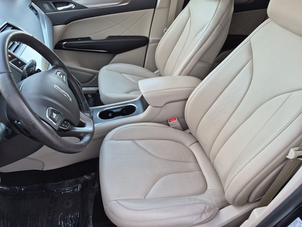 Thumbnail: 2017 Lincoln MKC - 11
