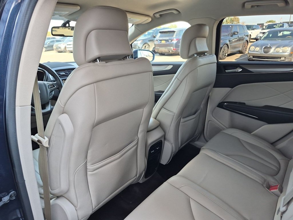 Thumbnail: 2017 Lincoln MKC - 12