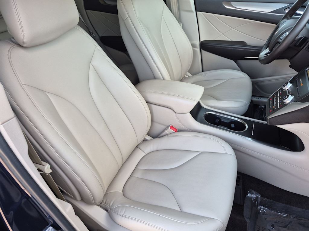 Thumbnail: 2017 Lincoln MKC - 28