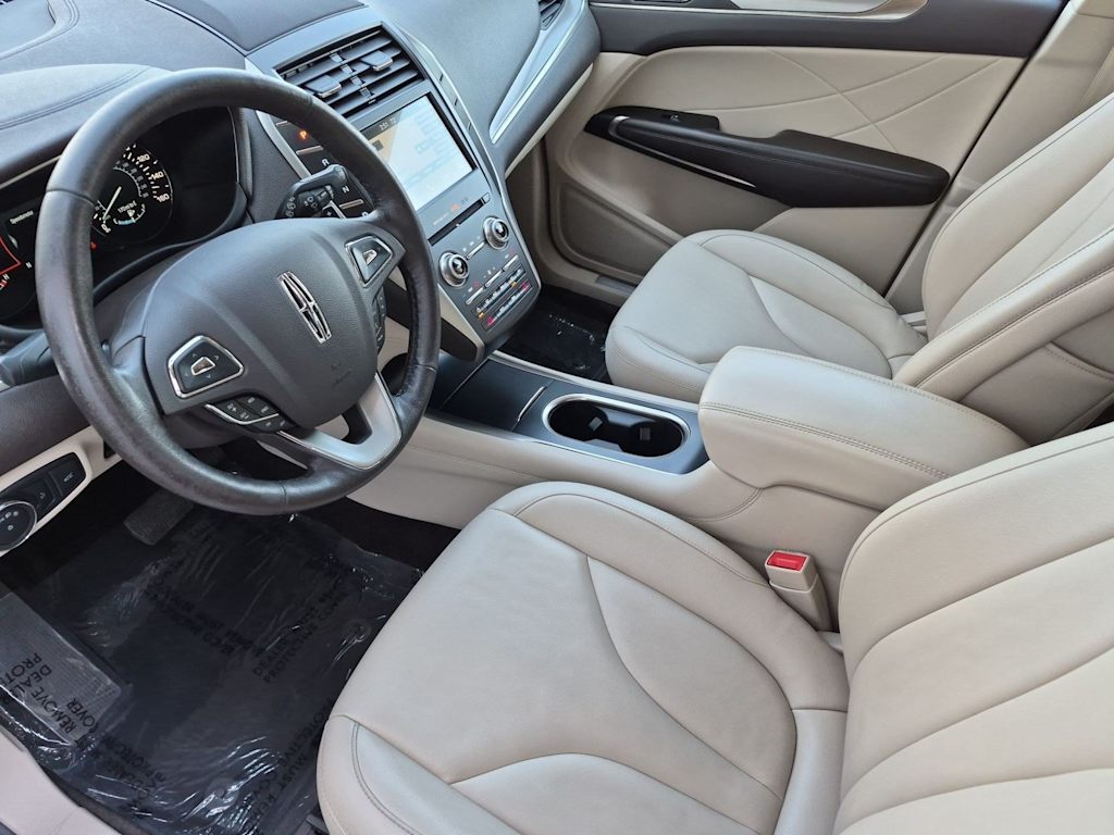 Thumbnail: 2017 Lincoln MKC - 10