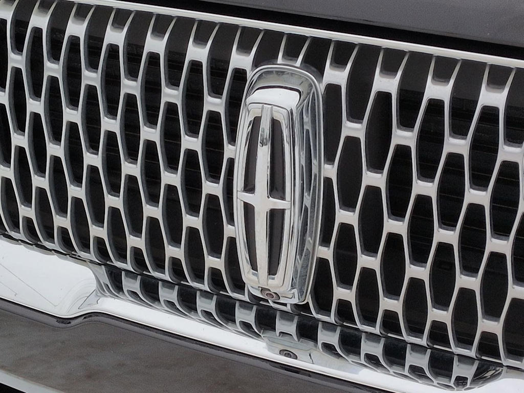 Thumbnail: 2021 Lincoln Corsair - 8