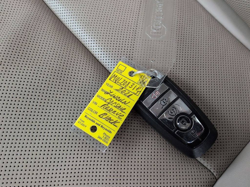 Thumbnail: 2021 Lincoln Corsair - 19