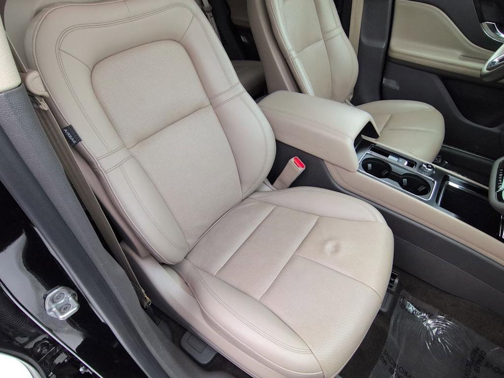 Thumbnail: 2021 Lincoln Corsair - 30