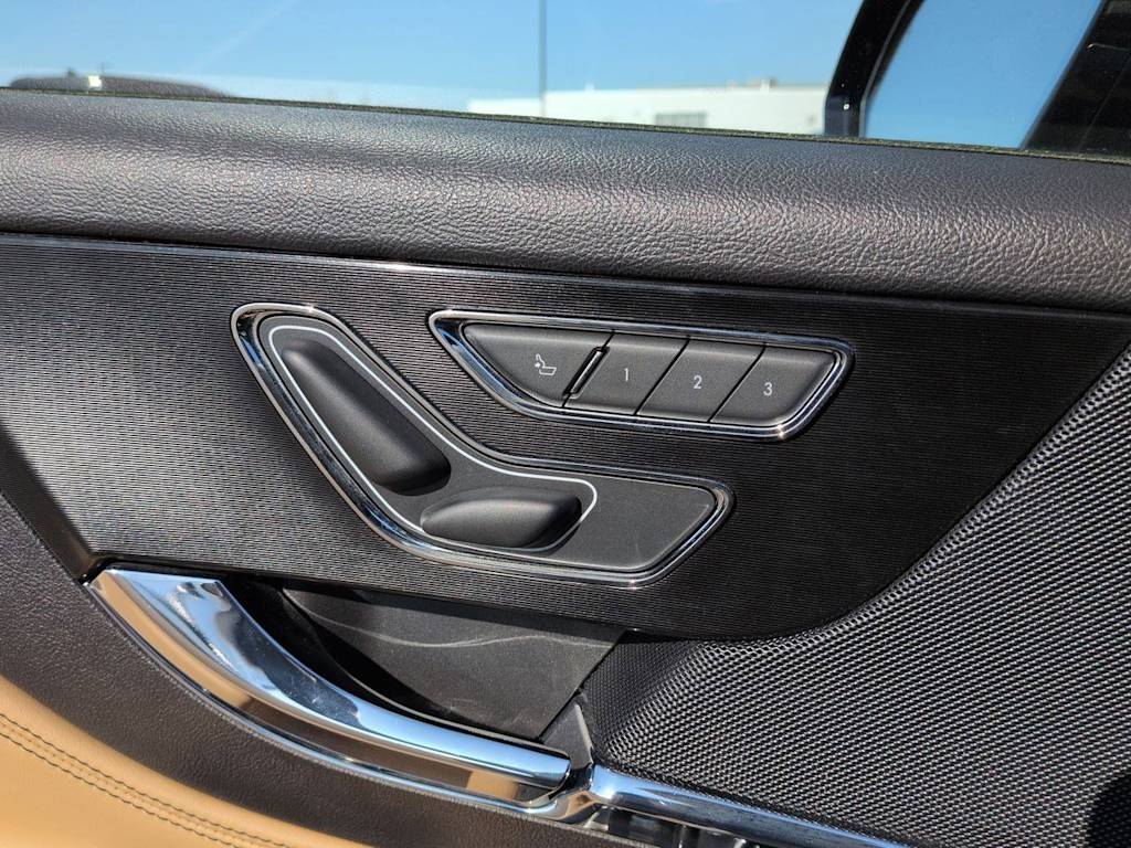 Thumbnail: 2021 Lincoln Corsair - 24