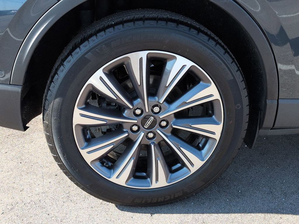 Thumbnail: 2021 Lincoln Corsair - 8