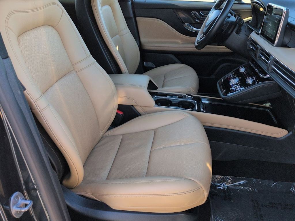 Thumbnail: 2021 Lincoln Corsair - 12