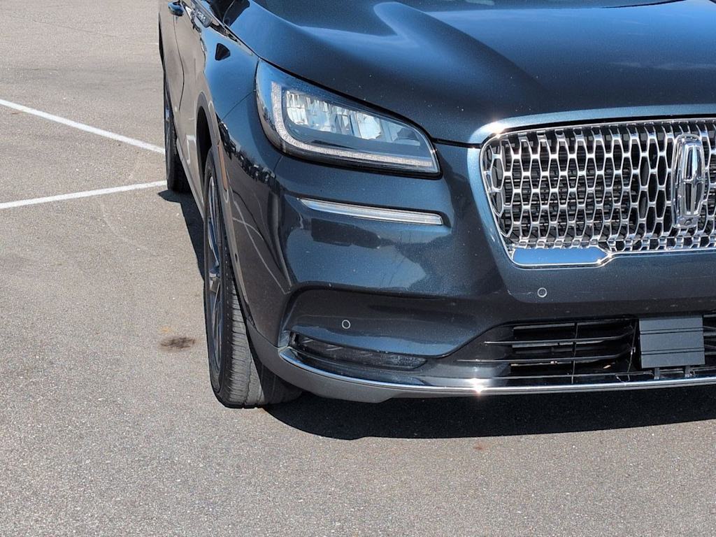 Thumbnail: 2021 Lincoln Corsair - 22