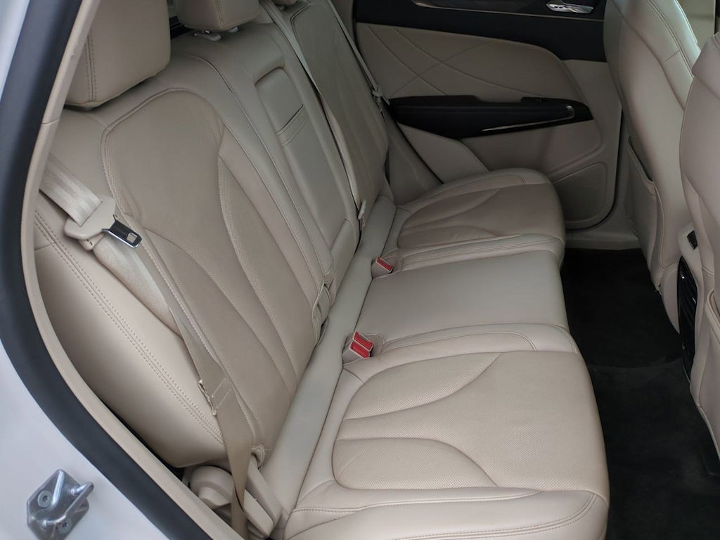 Thumbnail: 2019 Lincoln MKC - 27