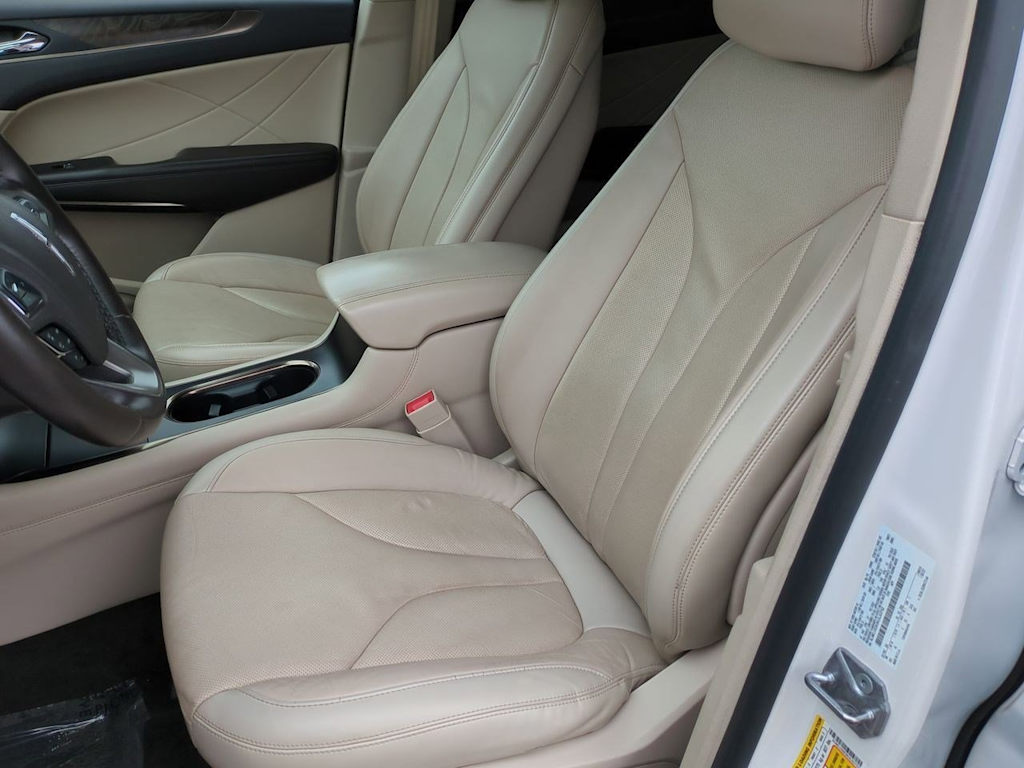 Thumbnail: 2019 Lincoln MKC - 10