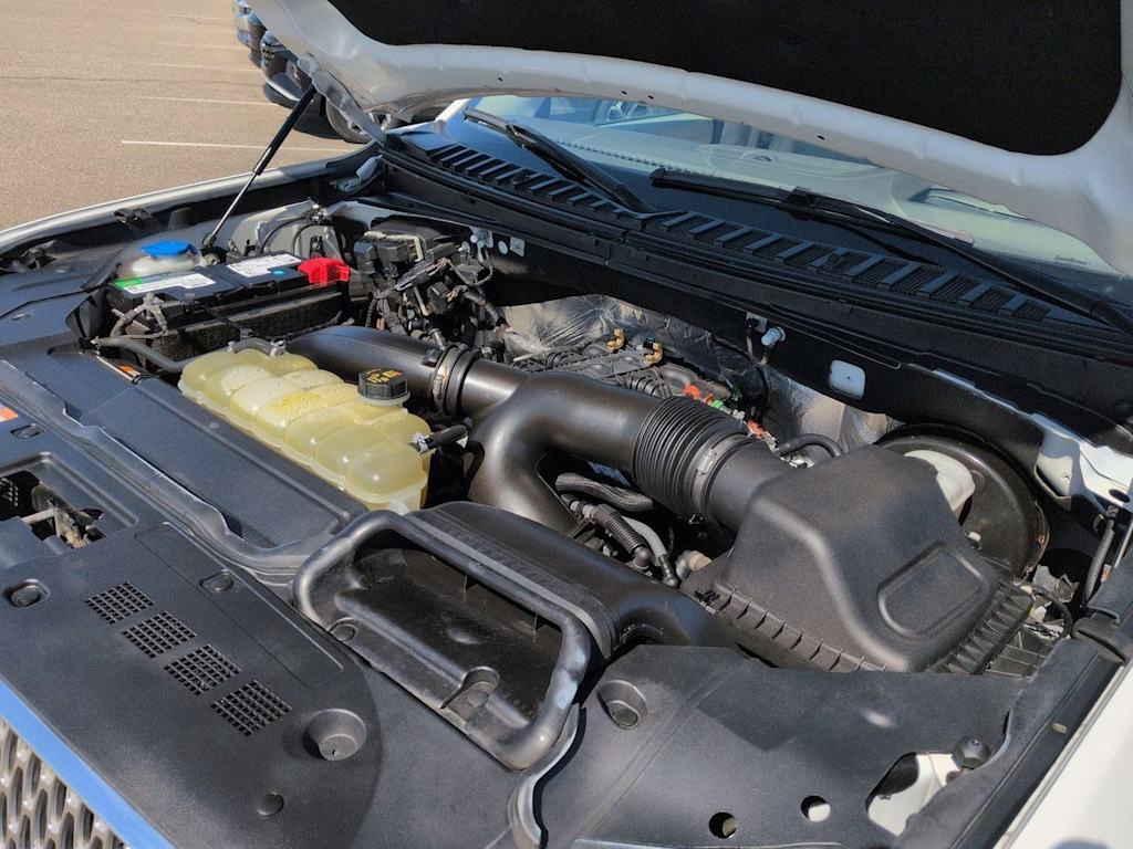 Thumbnail: 2021 Lincoln Navigator - 9