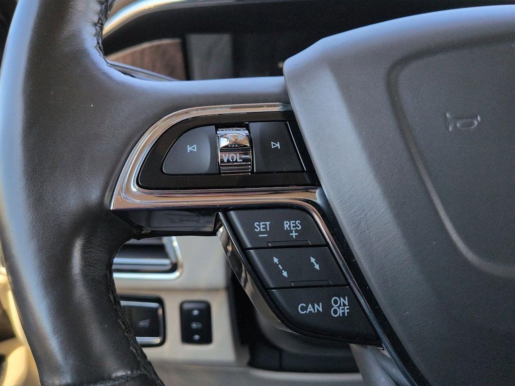 Thumbnail: 2021 Lincoln Navigator - 30