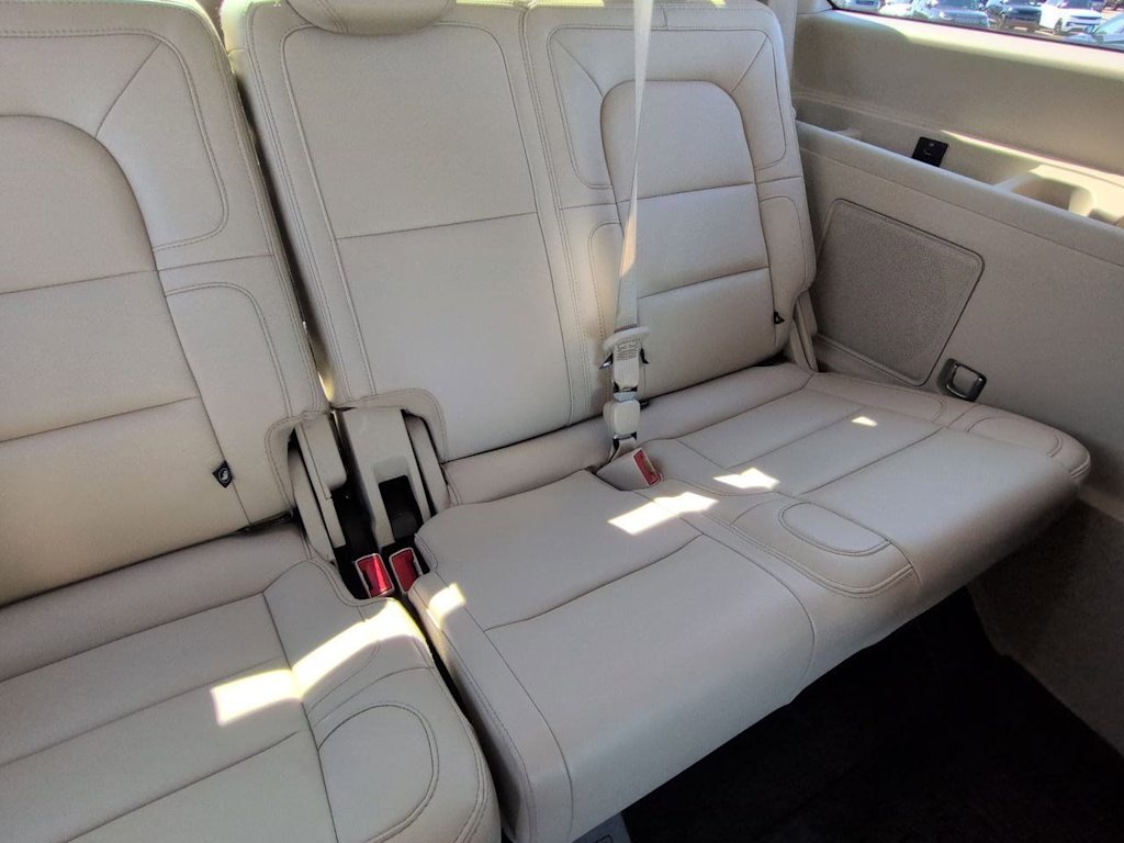 Thumbnail: 2021 Lincoln Navigator - 28