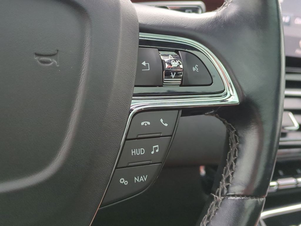 Thumbnail: 2019 Lincoln Navigator L - 32