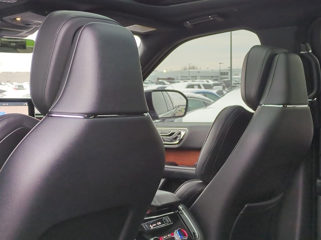 Thumbnail: 2019 Lincoln Navigator L - 12