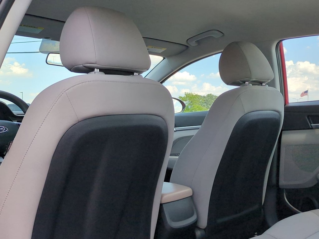 Thumbnail: 2019 Hyundai Elantra - 12