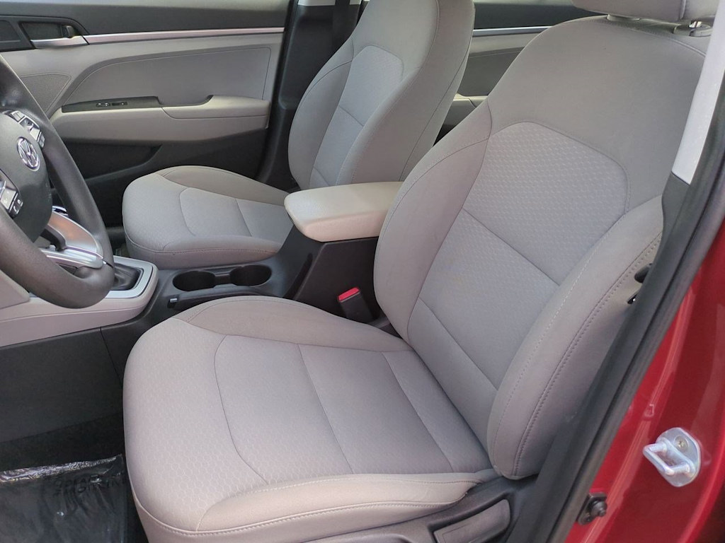 Thumbnail: 2019 Hyundai Elantra - 10