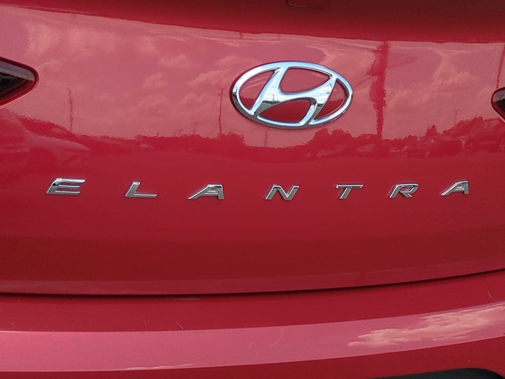 Thumbnail: 2019 Hyundai Elantra - 24