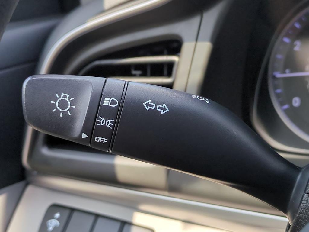 Thumbnail: 2019 Hyundai Elantra - 15