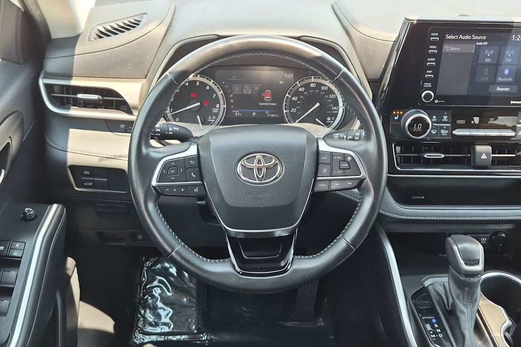 Thumbnail: 2021 Toyota Highlander - 14