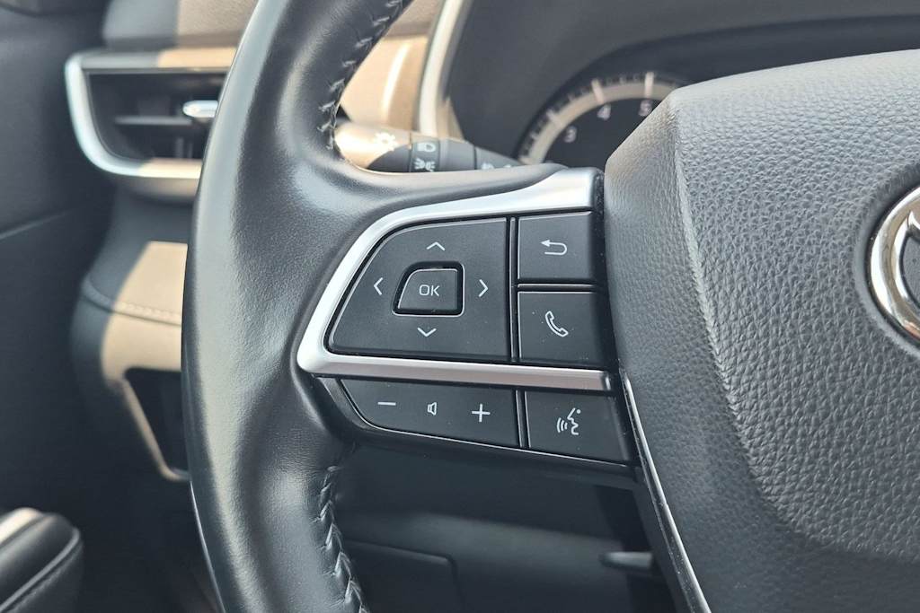 Thumbnail: 2021 Toyota Highlander - 29