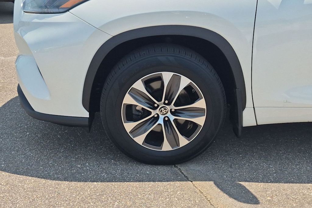 Thumbnail: 2021 Toyota Highlander - 8
