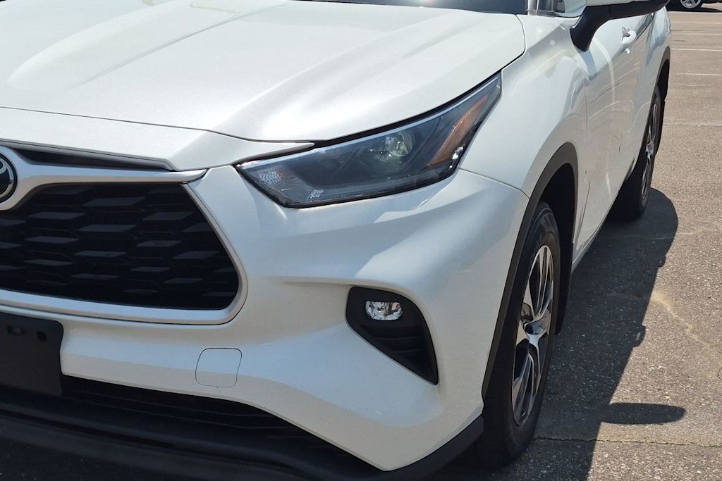 Thumbnail: 2021 Toyota Highlander - 23