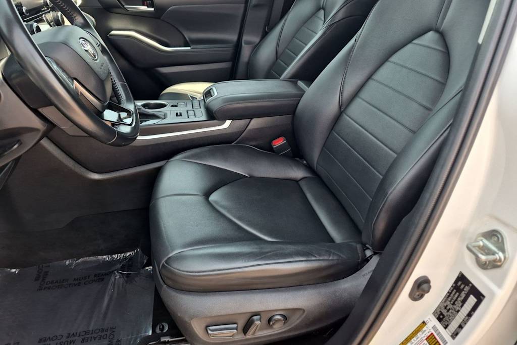 Thumbnail: 2021 Toyota Highlander - 11