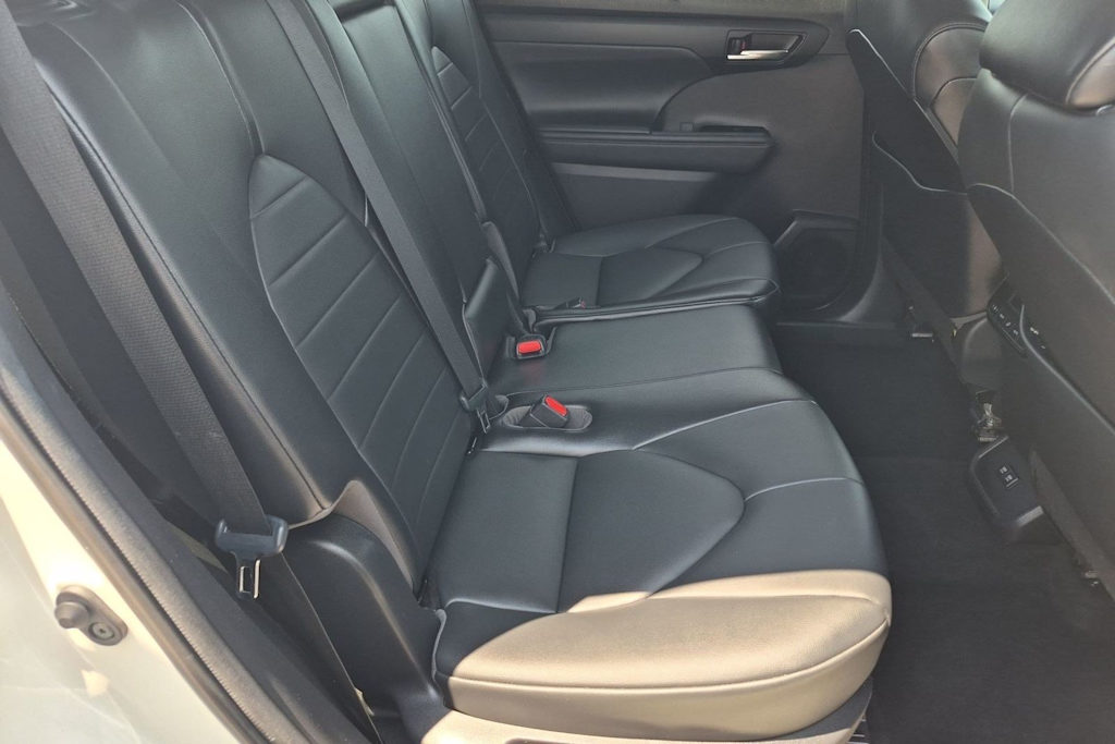 Thumbnail: 2021 Toyota Highlander - 28