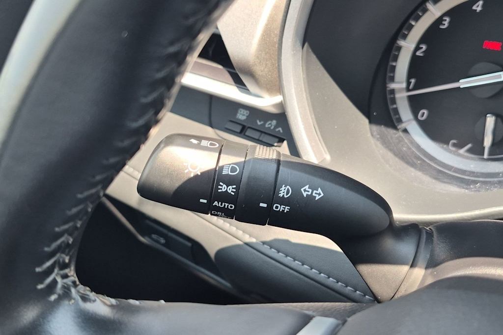 Thumbnail: 2021 Toyota Highlander - 16