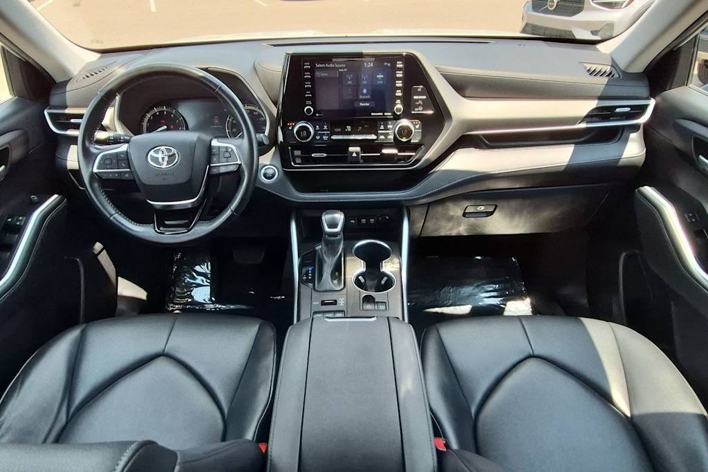 Thumbnail: 2021 Toyota Highlander - 10