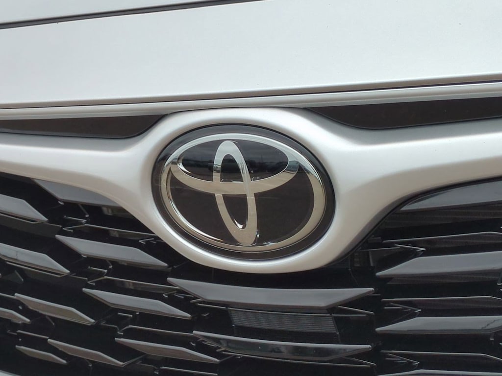 Thumbnail: 2023 Toyota Highlander - 7