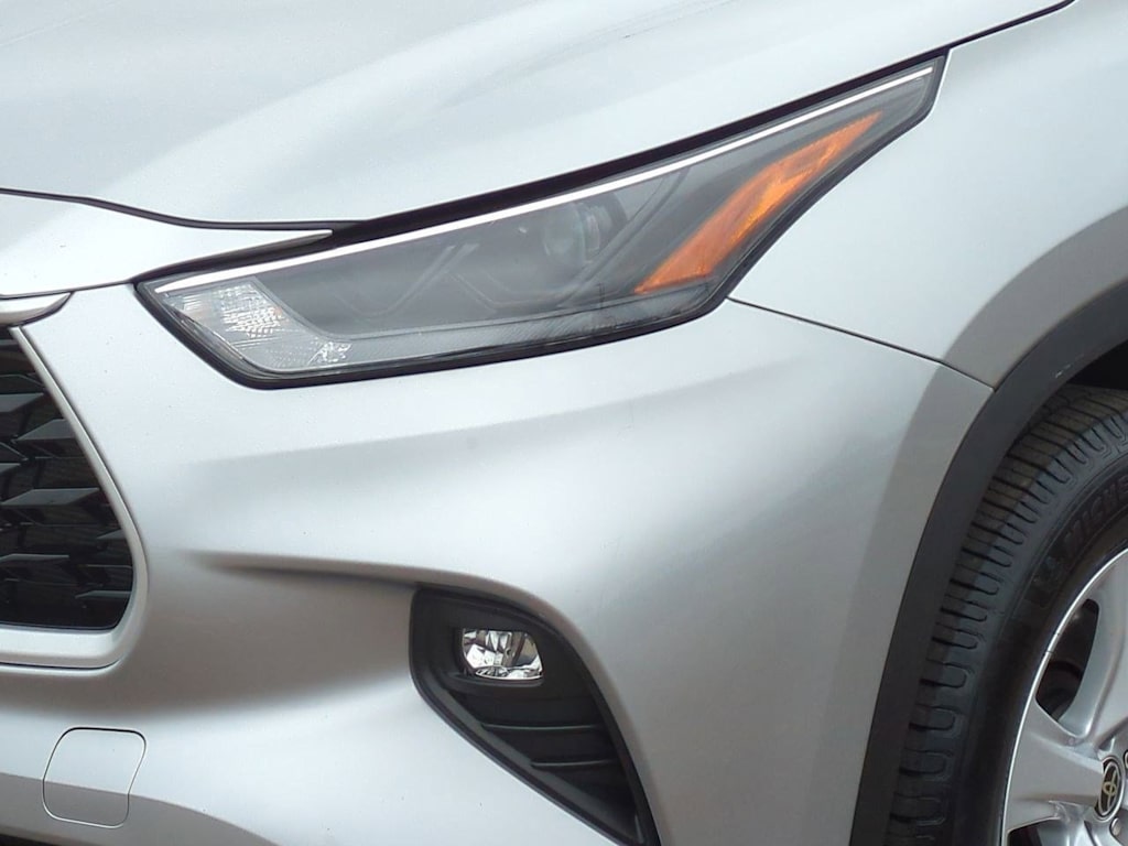 Thumbnail: 2023 Toyota Highlander - 23