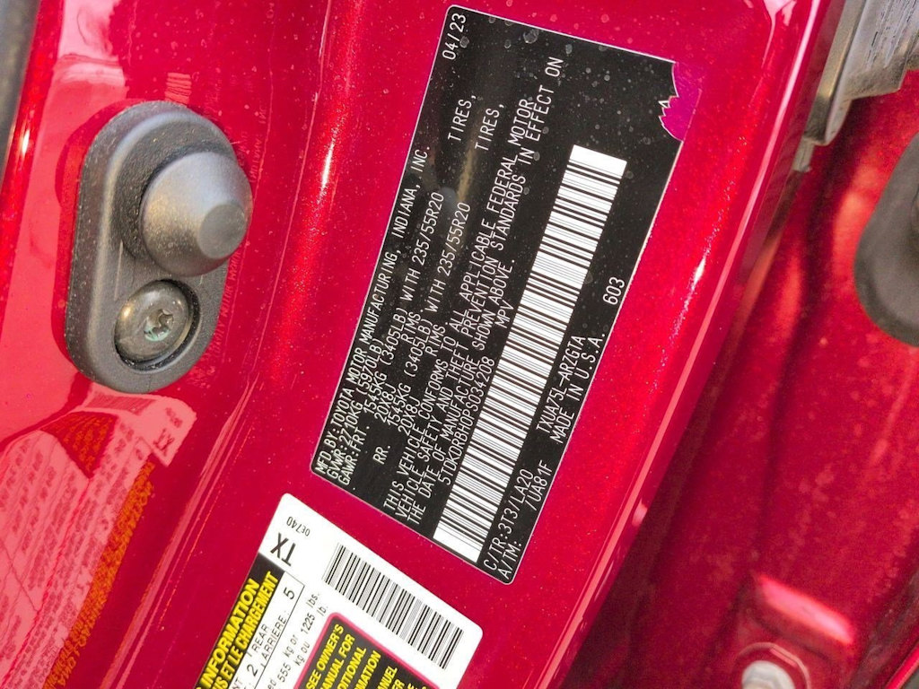 Thumbnail: 2023 Toyota Highlander - 20