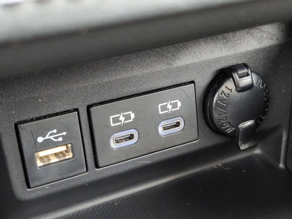 Thumbnail: 2023 Toyota Highlander - 37