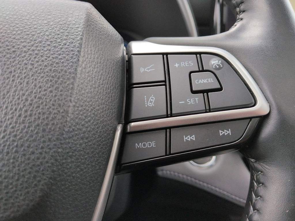 Thumbnail: 2023 Toyota Highlander - 33